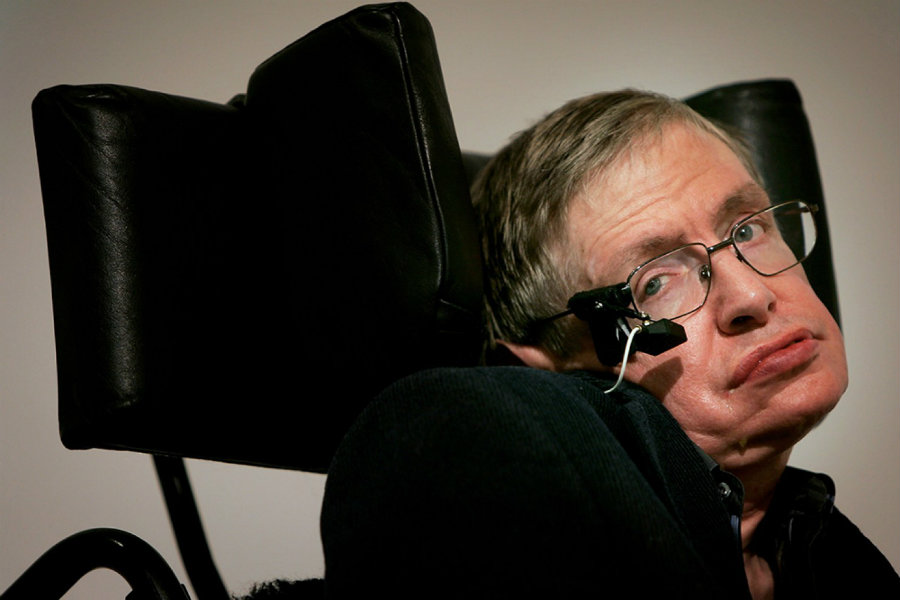 In an interview with Larry King, the famous physicist Stephen Hawking spoke about the biggest threats to humanity. Photo credit: Concierto