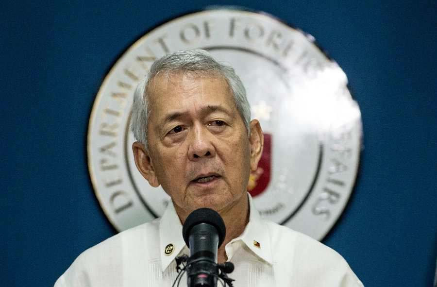 Philippines Foreign Secretary Perfecto Yasay declined the offer made by his Chinese counterpart Wang Yi to engage in talks over the South China Sea. Photo credit: AFP-JIJI / Japan Times