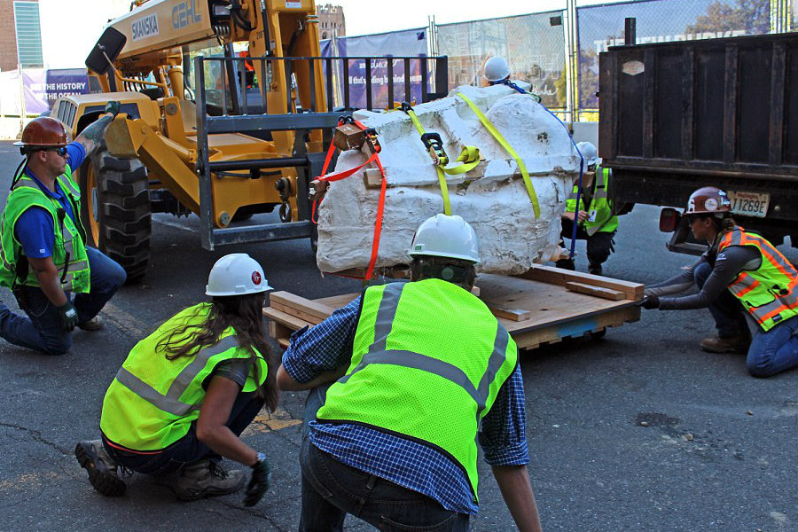 The T-Rex fossil found in Montana arrives safely to Seattle for further investigation and analysis. Image Credit: Daily Mail