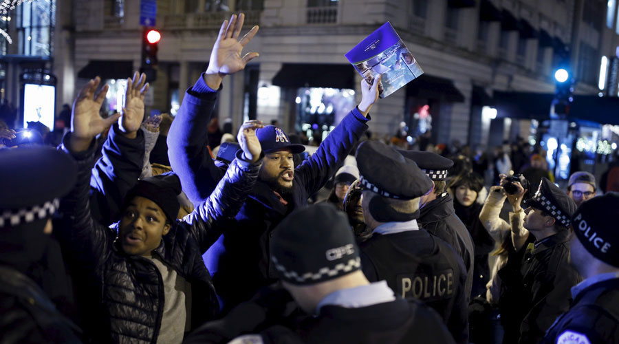 chicago-protesters-racism