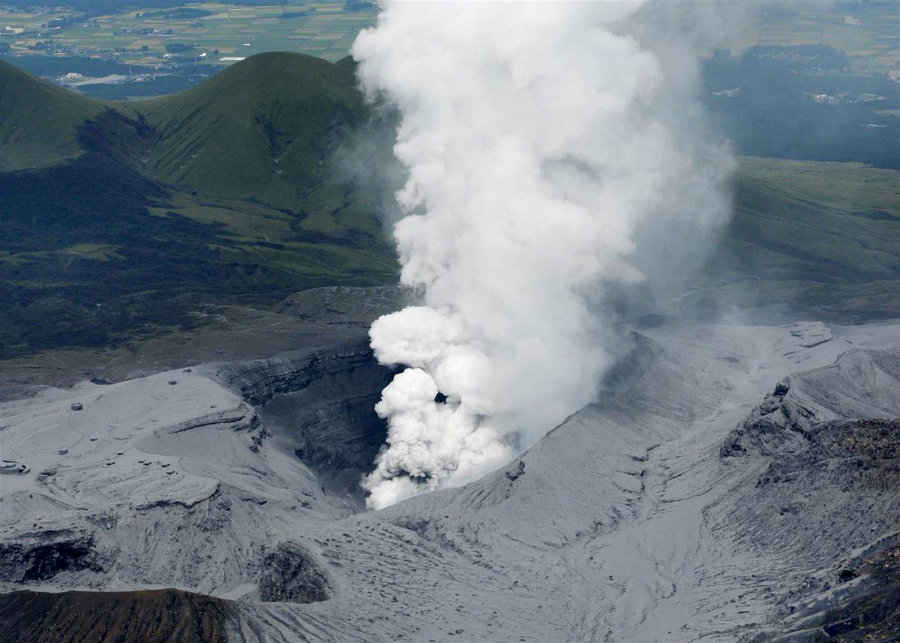 The eruption of Moun Aso accounted as Japan's biggest volcano explosion in years. Photo credit: NBC News