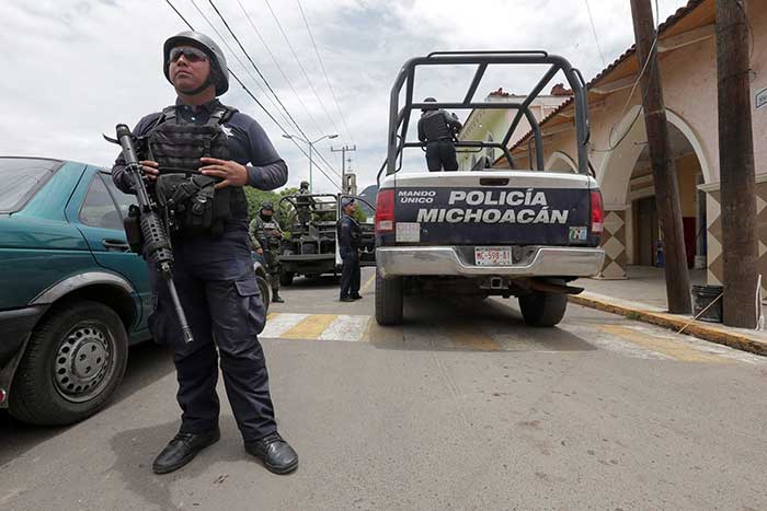 Drug Cartel Gunmen Kidnap Two Female Soldiers On Vacation in Mexico